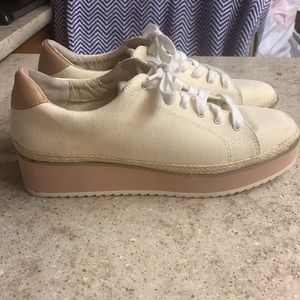 NWOT Dolce Vita Tomas Rope Sneaker Size 9